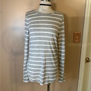 NWOT $40 Banana Republic Lightweight Grey Striped Long Sleeve Shirt Small.